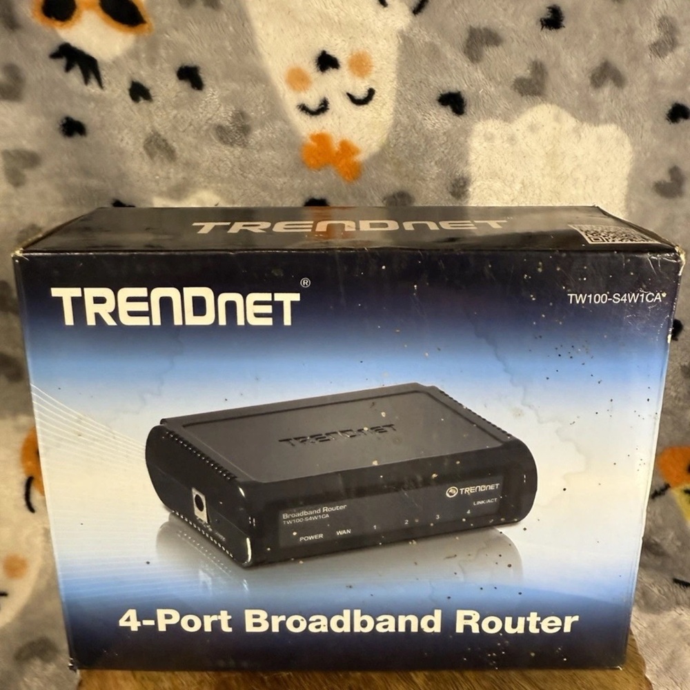 TRENDnet TW100-S4W1CA 4-Port Broadband Wired Router New